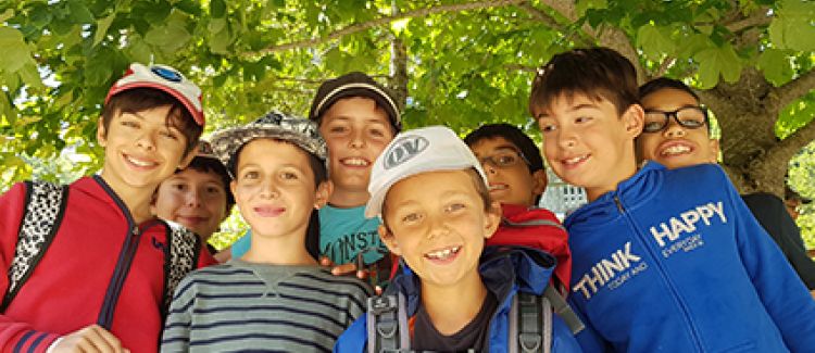 Supernova colonie de vacances photo de groupe 8 ans