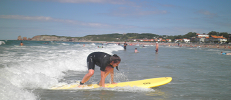 Supernova colonie de vacances ado cours de surf océan atlantique