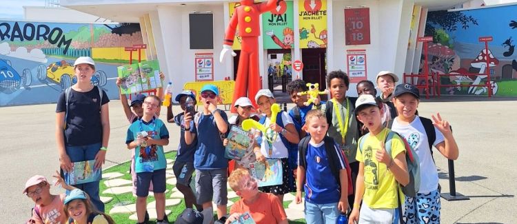 Supernova colonie de vacances enfants qui découvrent l'astronomie dans le sud de la france