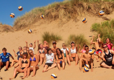 ANGLAIS ET BEACH VOLLEY DANS LE DEVON