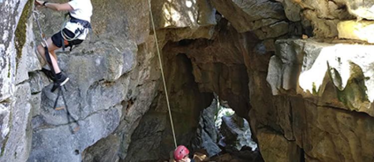 Camp de vacances escalade en Ardèche