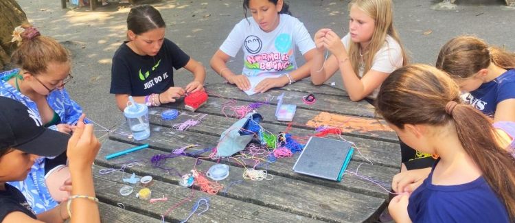 Supernova colonie de vacances enfants sur pyrogue hawaienne pays basque