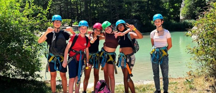 Supernova colonie de vacances photo de groupe 8 ans