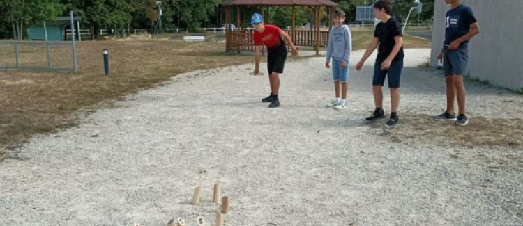 groupe d'enfants, jeux, vie quotidienne