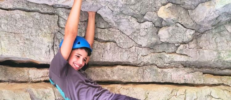 Supernova colonie de vacances ados kayak sur la rivière ardèche