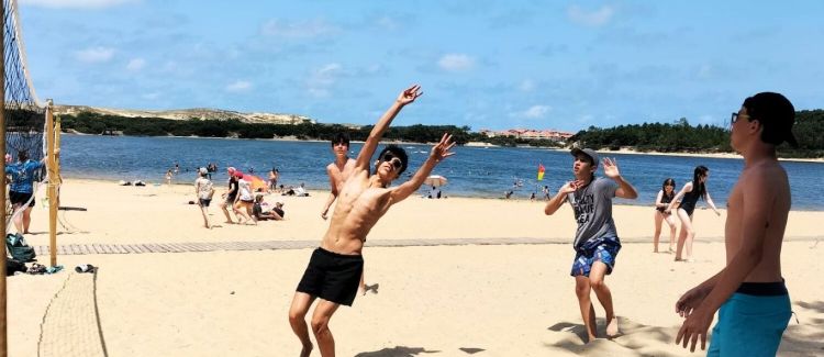 Supernova soleil océan et sensation beach volley