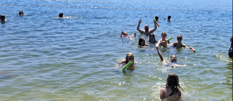 Baignade dans le le lac de la Monnerie
