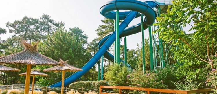 Supernova colonie de vacances photo du toboggan géant du parc aquatique