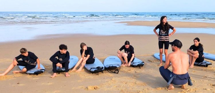 Supernova colonie de vacances adolescents avec animateurs colo