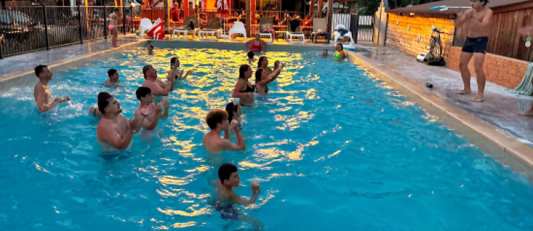 Piscine camping l'or bleu