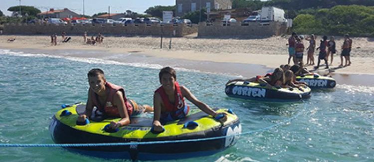 Supernova Colonie de vacances en Corse ado bouée tractée
