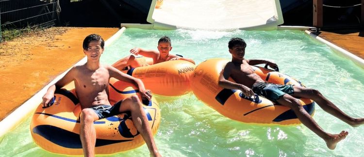 Supernova colonie de vacances toboggan aquatique géant landes